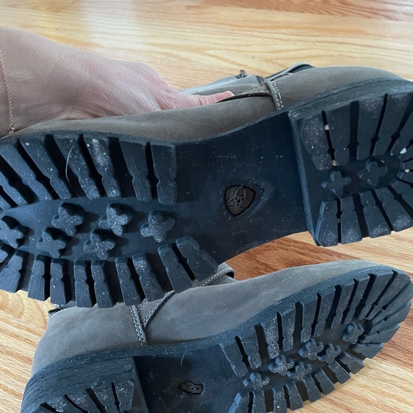 Ariat Gray suede boots size 8 - Picture 3 of 4